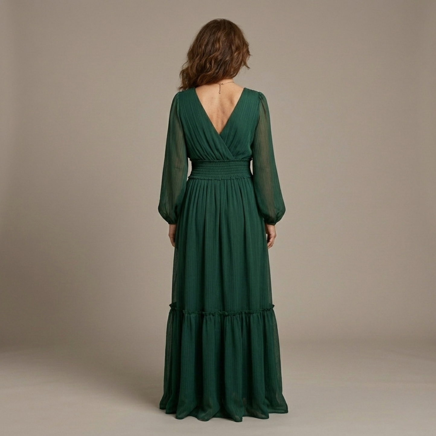 María | Robe Longue en Mousseline Col en V Vert Émeraude