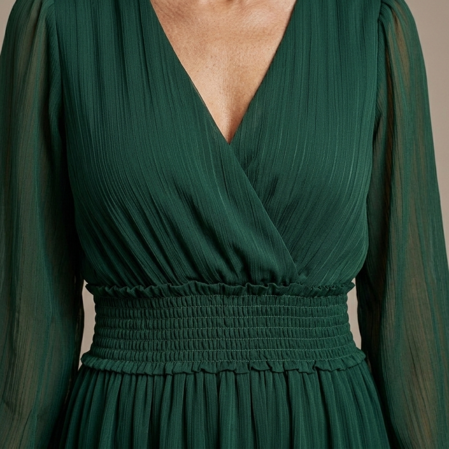 María | Robe Longue en Mousseline Col en V Vert Émeraude